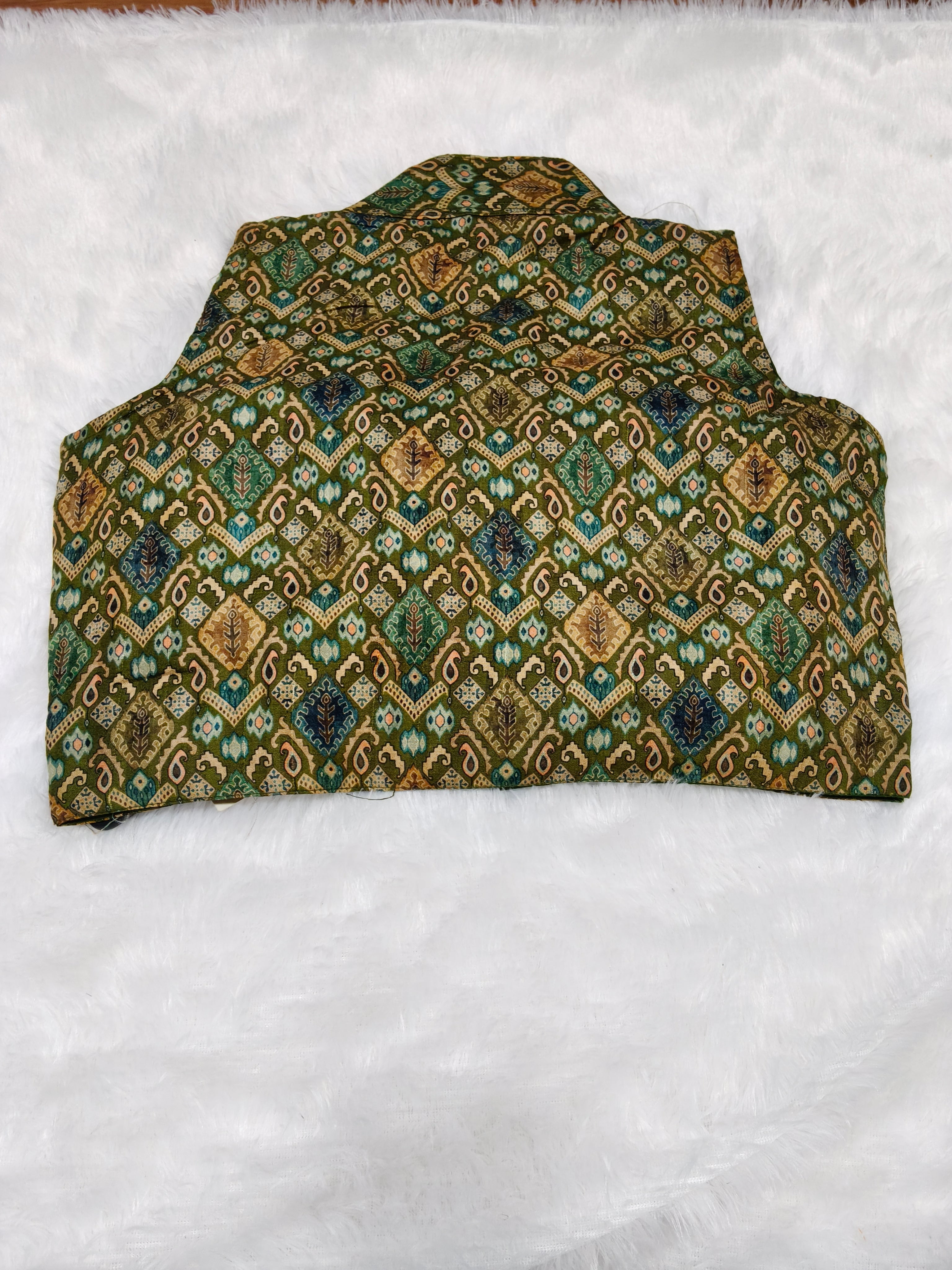Premium Green Cotton Silk Mix Designer Blouse – Collared Neck